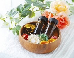 アロマテラピーでエイジングケア！精油の香りで行う美肌対策のイメージ