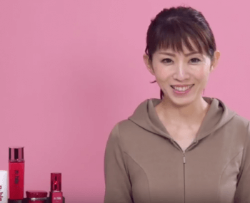 ネオダーミルについて解説する中川ゆうこさん
