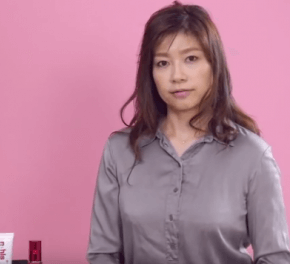 たるみ毛穴の改善の方法を解説する白山真希さん