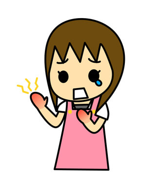 手荒れがひどくて悩む女性