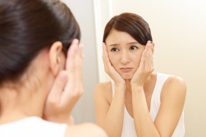混合肌がもたらす肌悩みのある女性