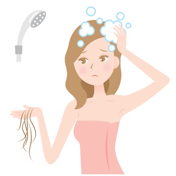 洗髪のし過ぎで薄毛のリスクを高める女性