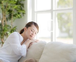 敏感肌の対策を身体全体とエイジングケア全体で考える女性