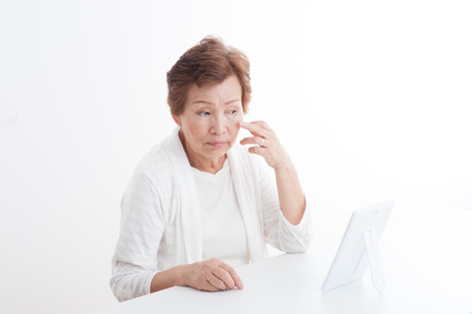 年齢による皮脂量と保湿能力の低下を気にする女性