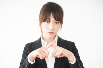 ヒアルロン酸の効果に疑問を抱く女性