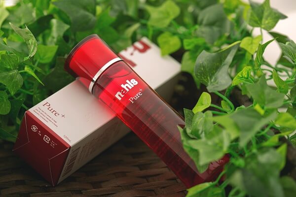 刺激になる成分は無添加のエイジングケア化粧水ナールスピュア