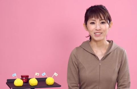油溶性ビタミンC誘導体を動画で解説する中川ゆう子さん