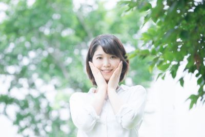 予防美容で美しい素肌の女性
