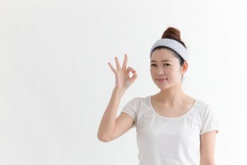 何もついていない真っ新な肌の女性