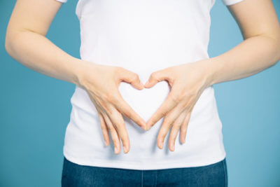 健康な肌のために代謝を整える女性