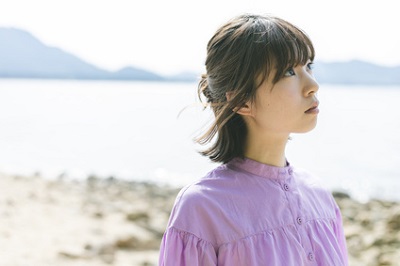 ほうれい線予防をはじめた20代の女性