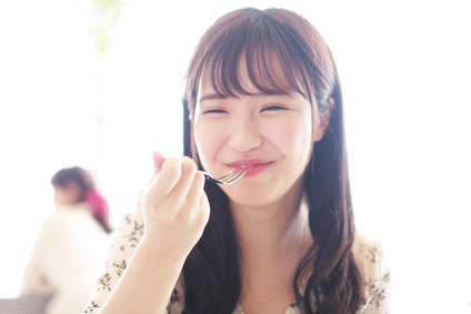 女性ホルモンを増やす食べ物でエイジレスな美肌を目指す女性