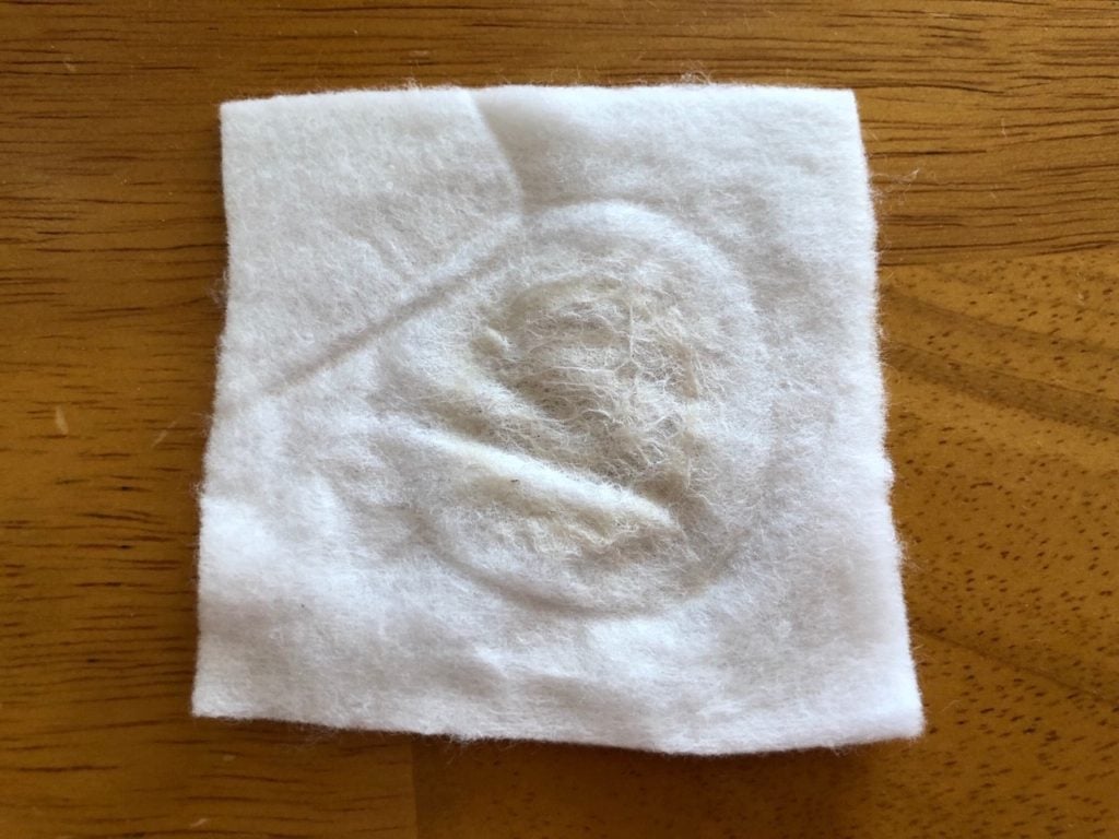 汚れが吸着されたコットン