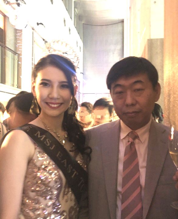 ナールス特別賞の野口さんと株式会社ディープインパクトナールス事業部代表取締役社長・富本の2ショット