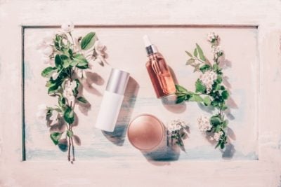 パラベンが配合される化粧品のイメージ