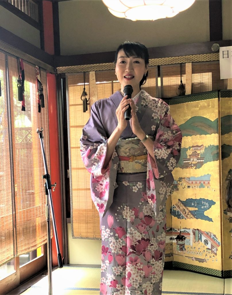高岡よしみさん