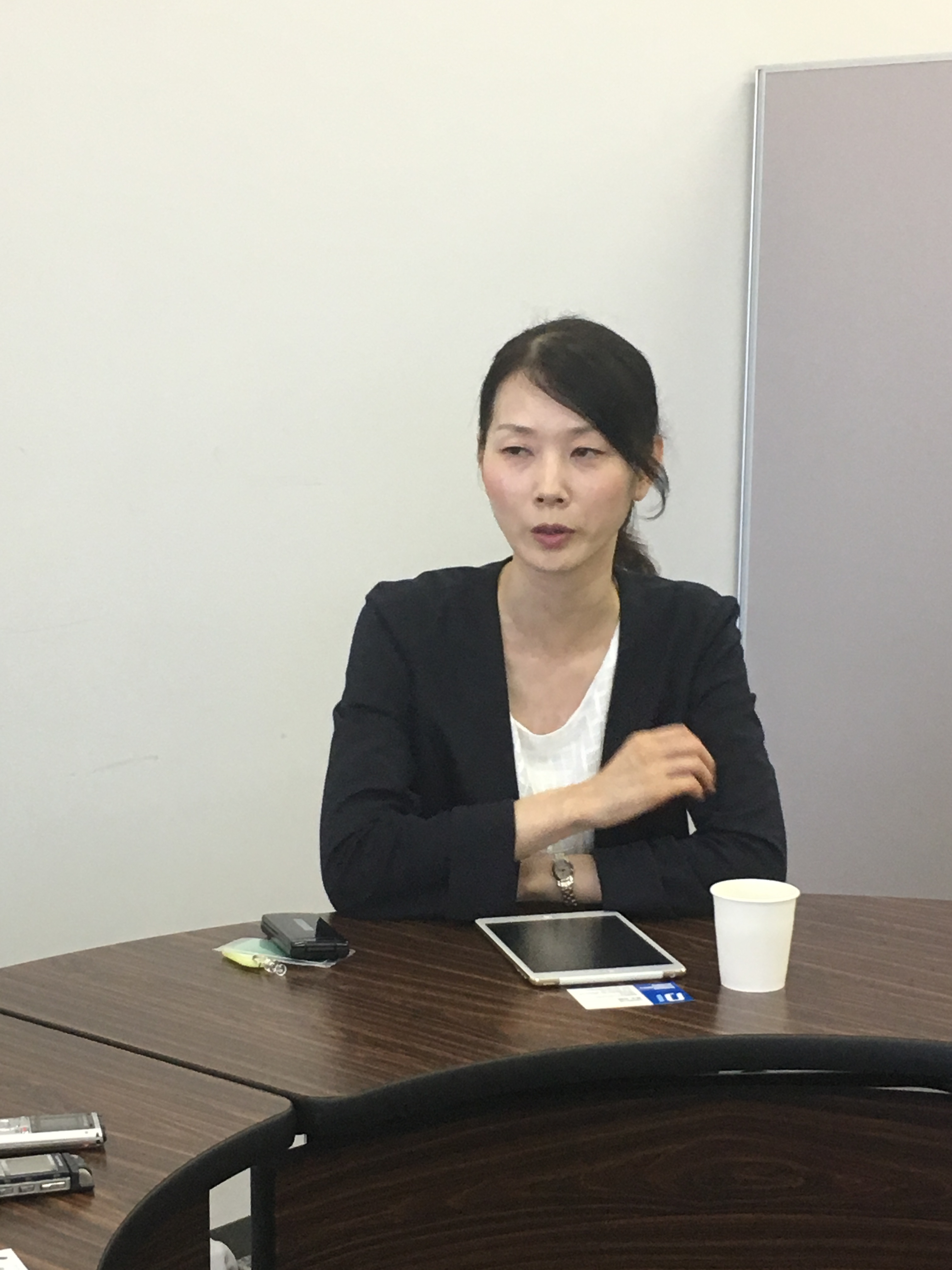 理想の日焼け止めについて話す楠見さん