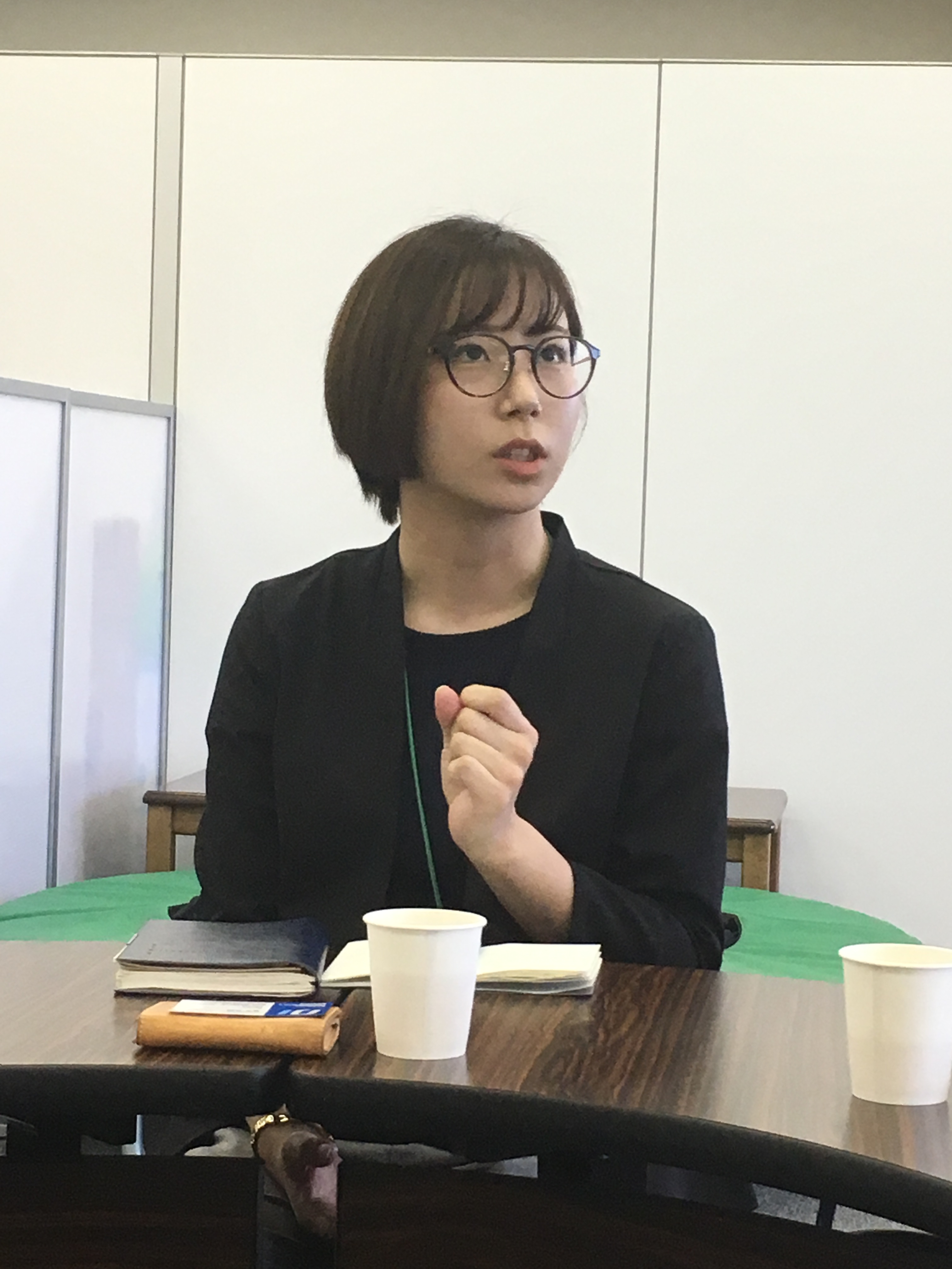 紫外線対策について話す山下さん