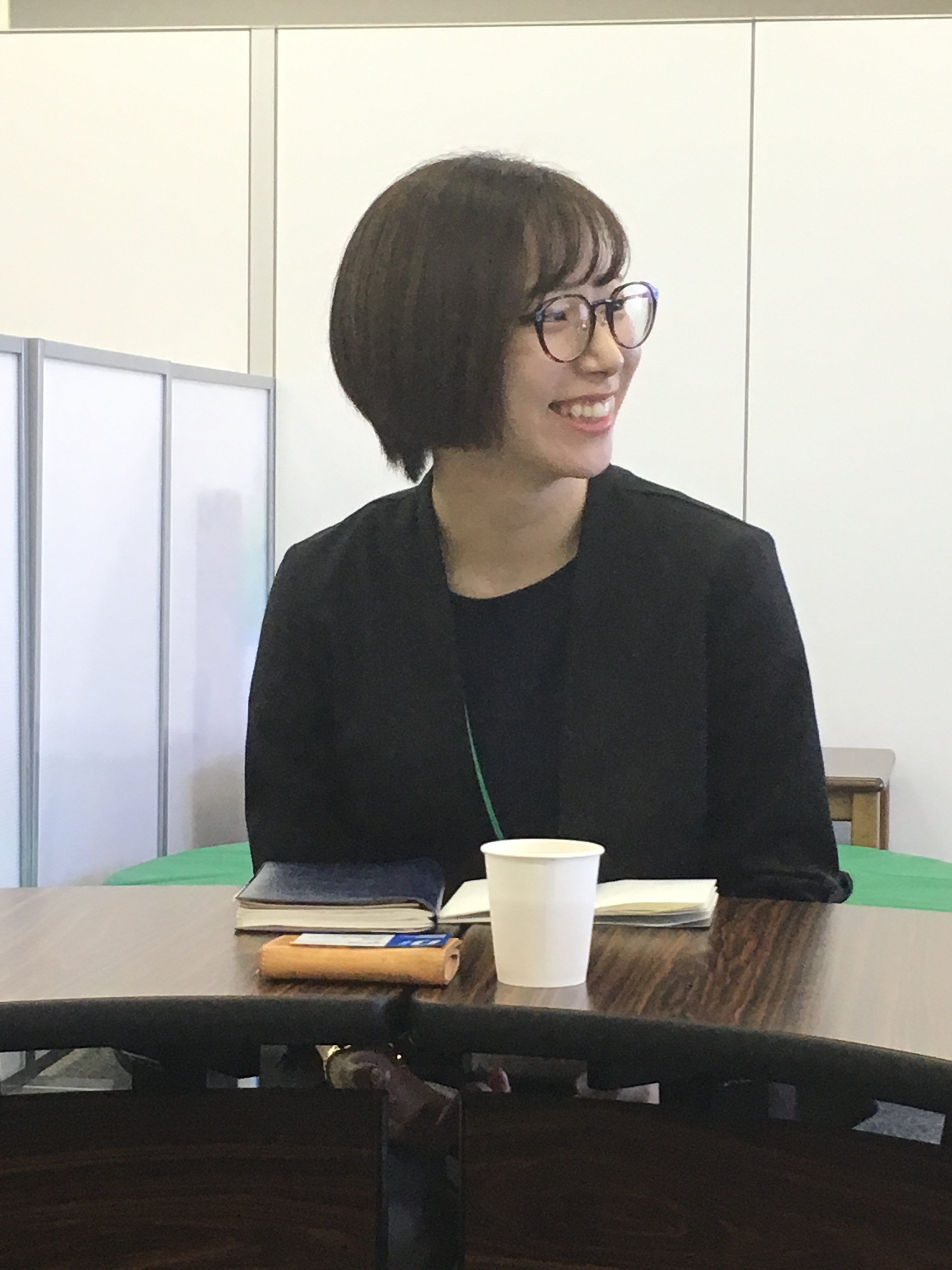 理想の日焼け止めについて話す山下さん