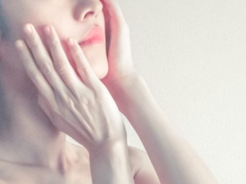 美白を気にする女性