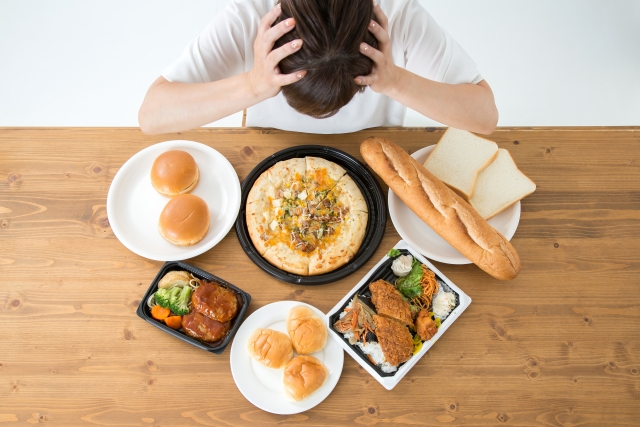 食べたいものを我慢する人