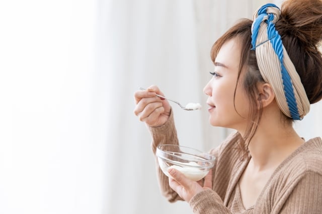 コラーゲンを食事でとる女性