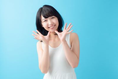 笑顔の女性