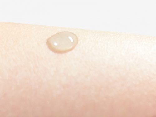 水分を吸収する肌
