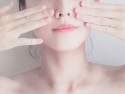 毛穴の悩みを解消した女性