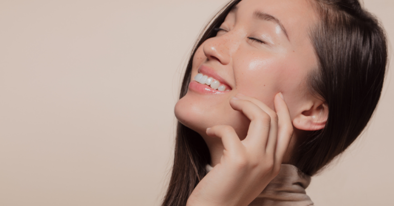 40代の化粧水の使い方は？優しくエイジングケアを意識